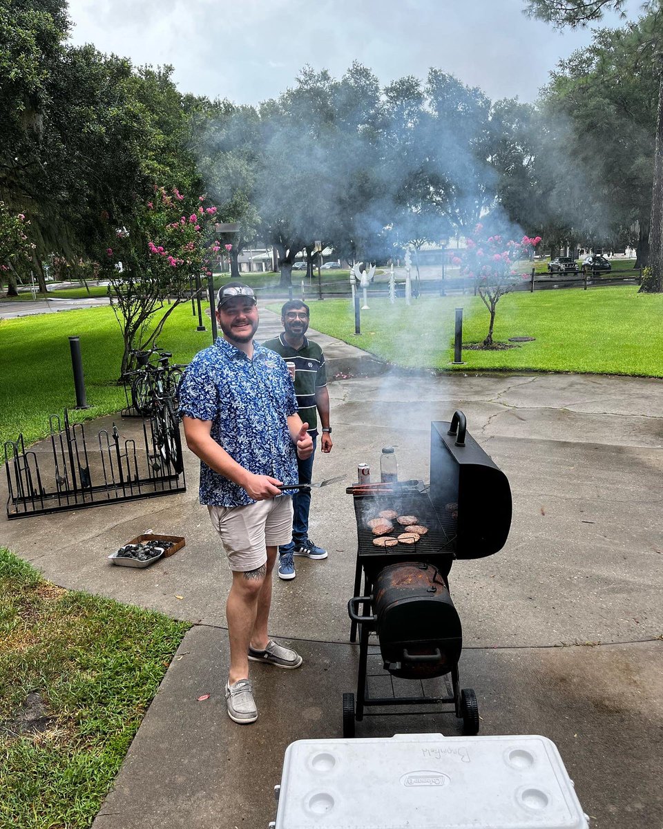 ASGSA_UF's tweet photo. A different and fun #Sunday with the folks,👥
#ASGSA wants to thank you all 🙌 it was a nice time with you there and we are looking forward to the upcoming events! 🔜
#UF
#ANS
#bbq https://t.co/mYB6gajN6P