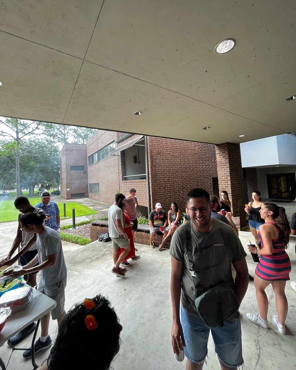 ASGSA_UF's tweet photo. A different and fun #Sunday with the folks,👥
#ASGSA wants to thank you all 🙌 it was a nice time with you there and we are looking forward to the upcoming events! 🔜
#UF
#ANS
#bbq https://t.co/mYB6gajN6P