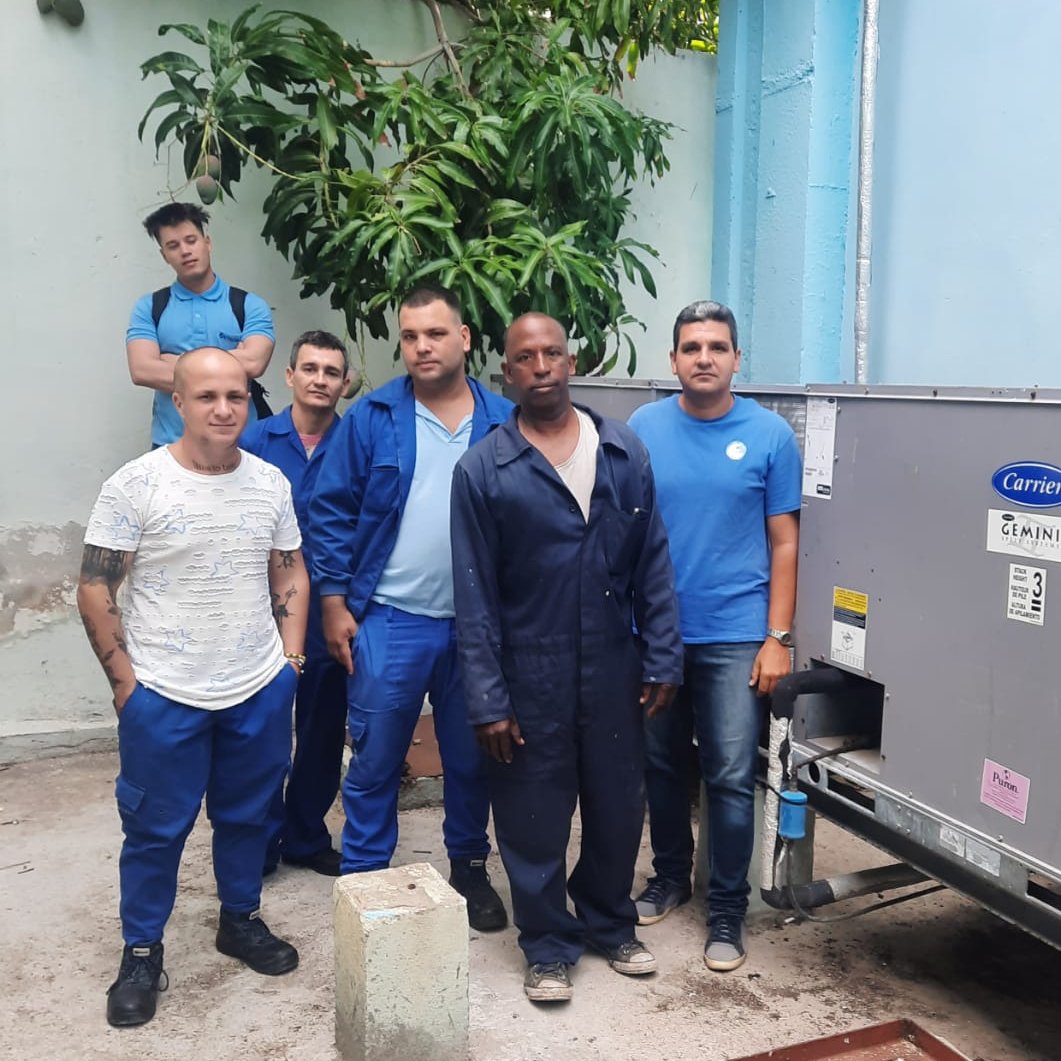 Solución inmediata a las averías.

#VeranoConAmor 
#EsteEsNuestroAzul
#70Moncada
#Cuba #Camagüey #PorCamagüeyTodo