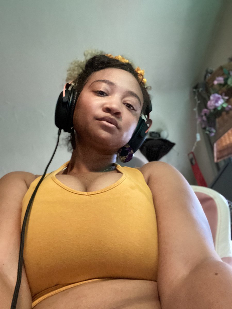 letsplaygaymes's tweet photo. Time for a little dbd shorty stream!
LIVE 🔴 https://t.co/0witP1XzMB https://t.co/tyde0JQYW0