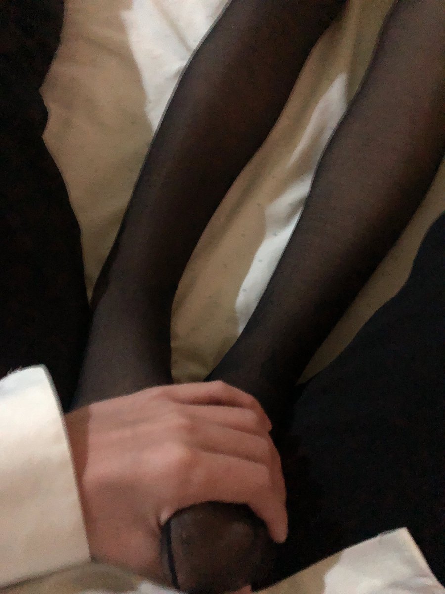 Yuyu1999M's tweet photo. 谈恋爱？你知道你女朋友躺在谁怀里吗 #jk #绿帽 #偷情 #母狗 https://t.co/zLNTr1hKUm