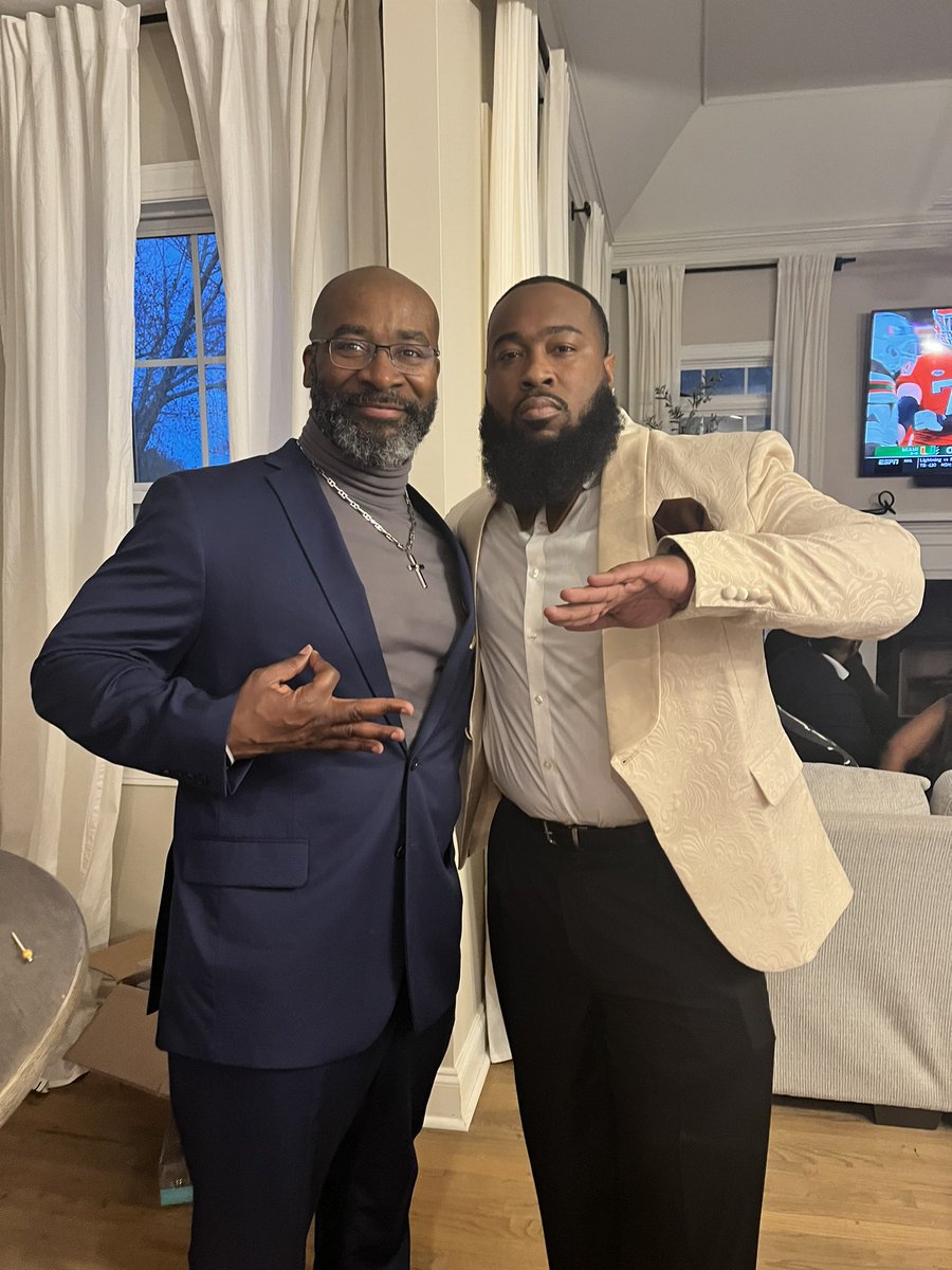 Tony Coaxum tweet media