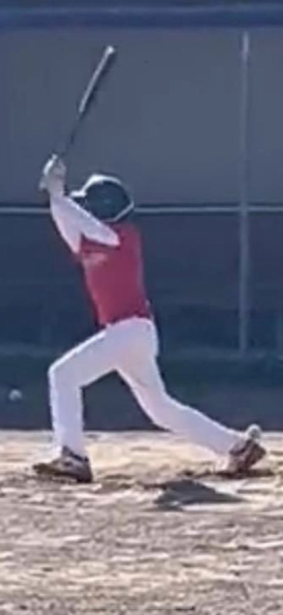 Roger1stCFalls's tweet photo. We just finished a tryout with Brownlee Lookouts Baseball.
The manager of the
14u premier team offered us a roster spot before tryouts were even over.
He was throwing in the high 60’s during the pitching session
and they seen enough
Dawson #Bulldog55 Lake.
Remember the name.
#fortheloveofthegame
