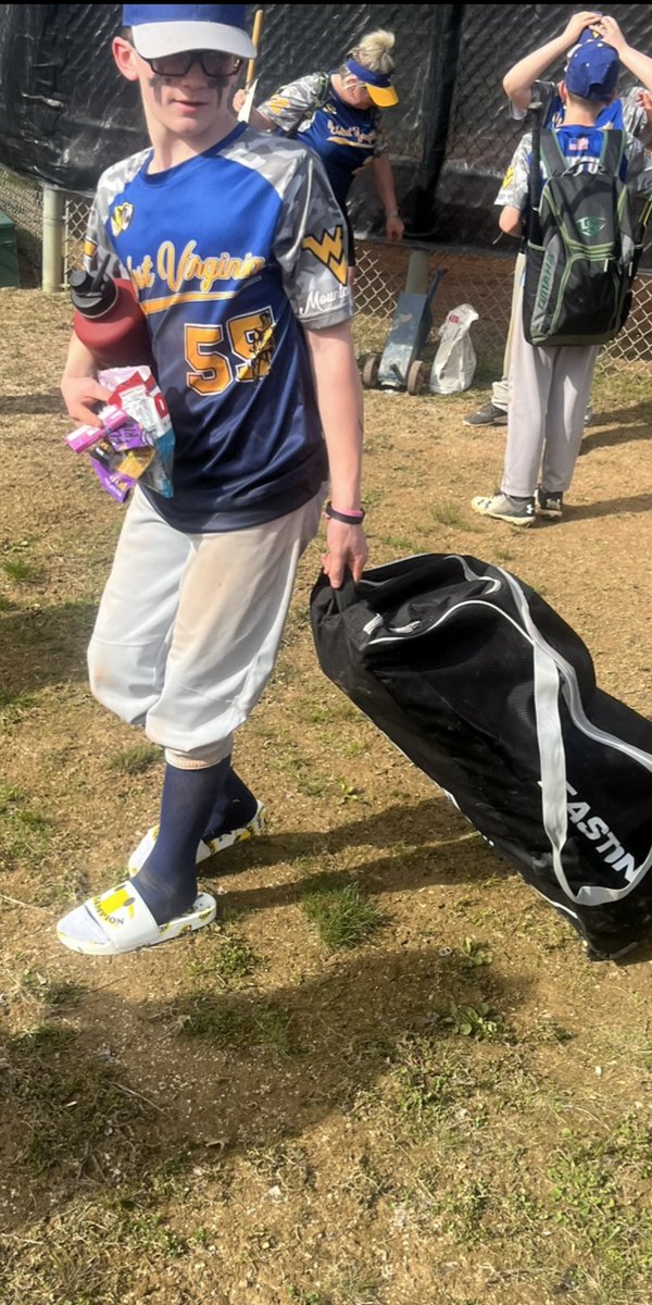 Roger1stCFalls's tweet photo. We just finished a tryout with Brownlee Lookouts Baseball.
The manager of the
14u premier team offered us a roster spot before tryouts were even over.
He was throwing in the high 60’s during the pitching session
and they seen enough
Dawson #Bulldog55 Lake.
Remember the name.
#fortheloveofthegame