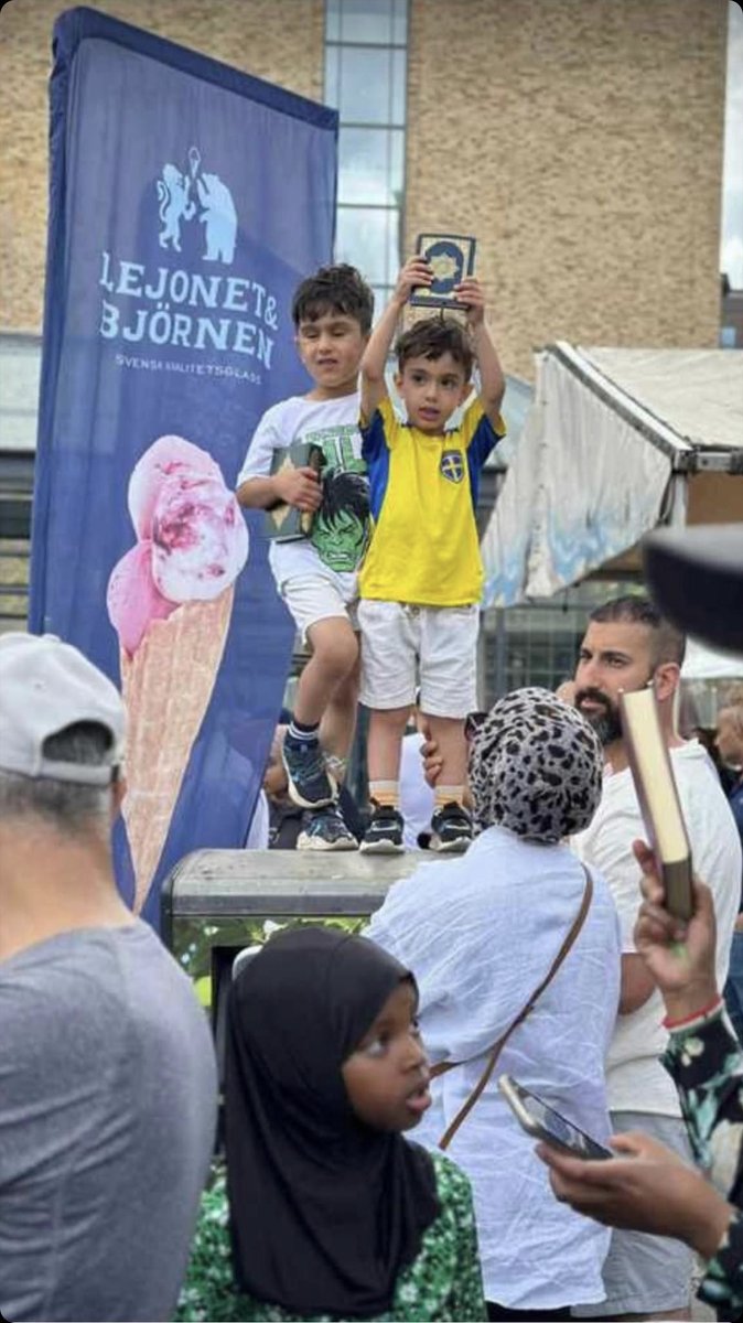 UsamaIm25642474's tweet image. Today in Sweden ❤️
#Quran_is_our_soul #QuranBurningInSweden 
#readquran