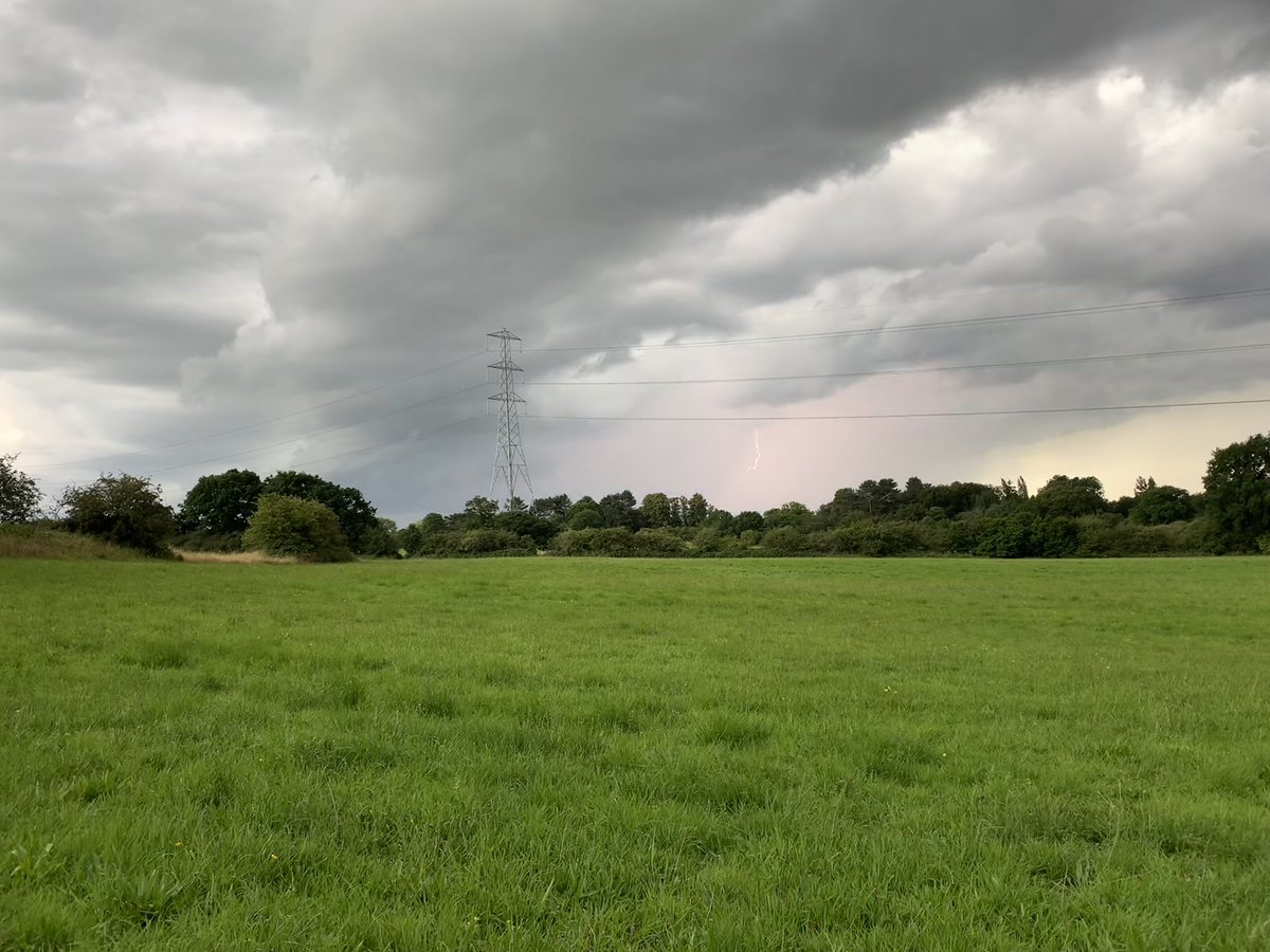 WillowWeimar's tweet photo. Dramatic looking clouds and some thunder and lightning… but managed to get home before the rain really started 😅 https://t.co/73w6niNv7C