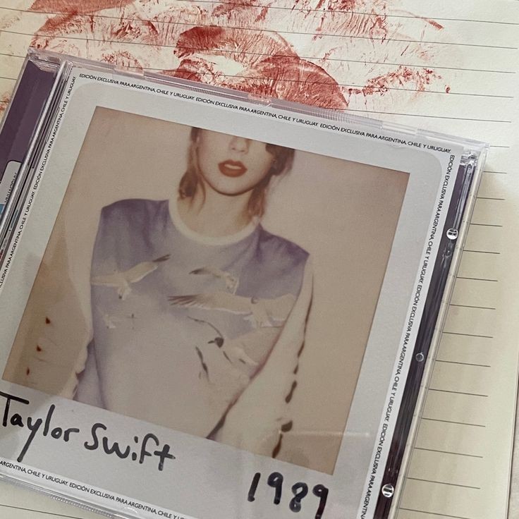 BadassLamia's tweet image. °
■■  𝐂𝐋𝐎𝐕𝐄𝐑 𝐑𝐄𝐃𝐅𝐄𝐑𝐍

❛ 𝓘'𝓿𝓮 𝓫𝓮𝓮𝓷 𝓽𝓱𝓮 𝓪𝓻𝓬𝓱𝓮𝓻, 𝓘'𝓿𝓮 𝓫𝓮𝓮𝓷 𝓽𝓱𝓮 𝓹𝓻𝓮𝔂. 𝓦𝓱𝓸 𝓬𝓸𝓾𝓵𝓭 𝓮𝓿𝓮𝓻 𝓵𝓮𝓪𝓿𝓮 𝓶𝓮, 𝓭𝓪𝓻𝓵𝓲𝓷𝓰? 𝓑𝓾𝓽 𝔀𝓱𝓸 𝓬𝓸𝓾𝓵𝓭 𝓼𝓽𝓪𝔂? ❜

 ⿻⨟ ᴇsᴄʀɪᴛᴏʀᴀ
 ⿻⨟ ᴄɪ́ʀᴄᴜʟᴏ ᴅᴇʟ ᴀᴍᴀɴᴇᴄᴇʀ