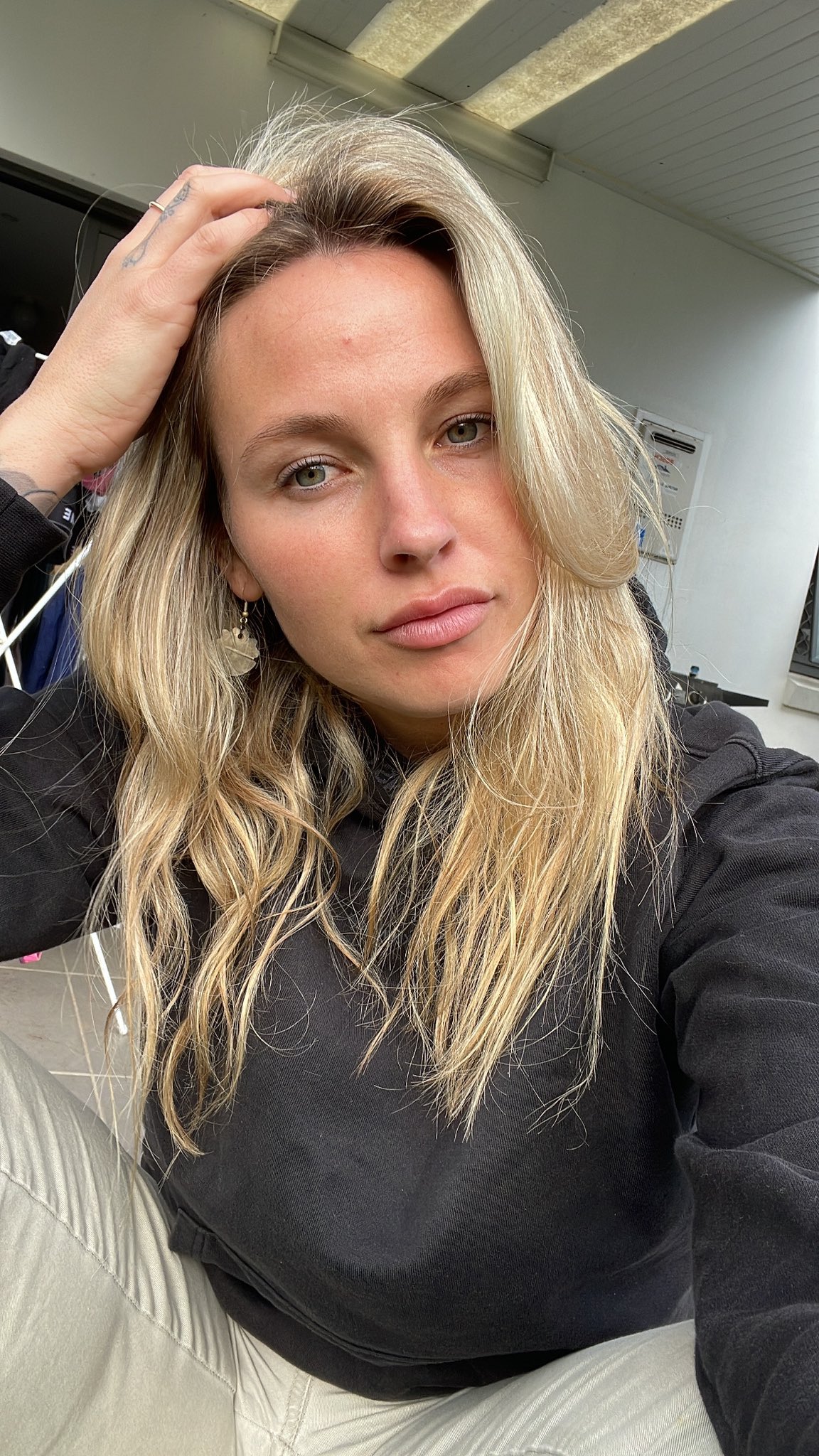 Estelle on Twitter: "Waiting for summer so I can get naked again ☀️