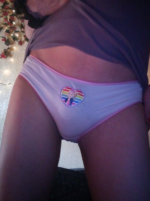 kisses! https://t.co/436PiFHewK