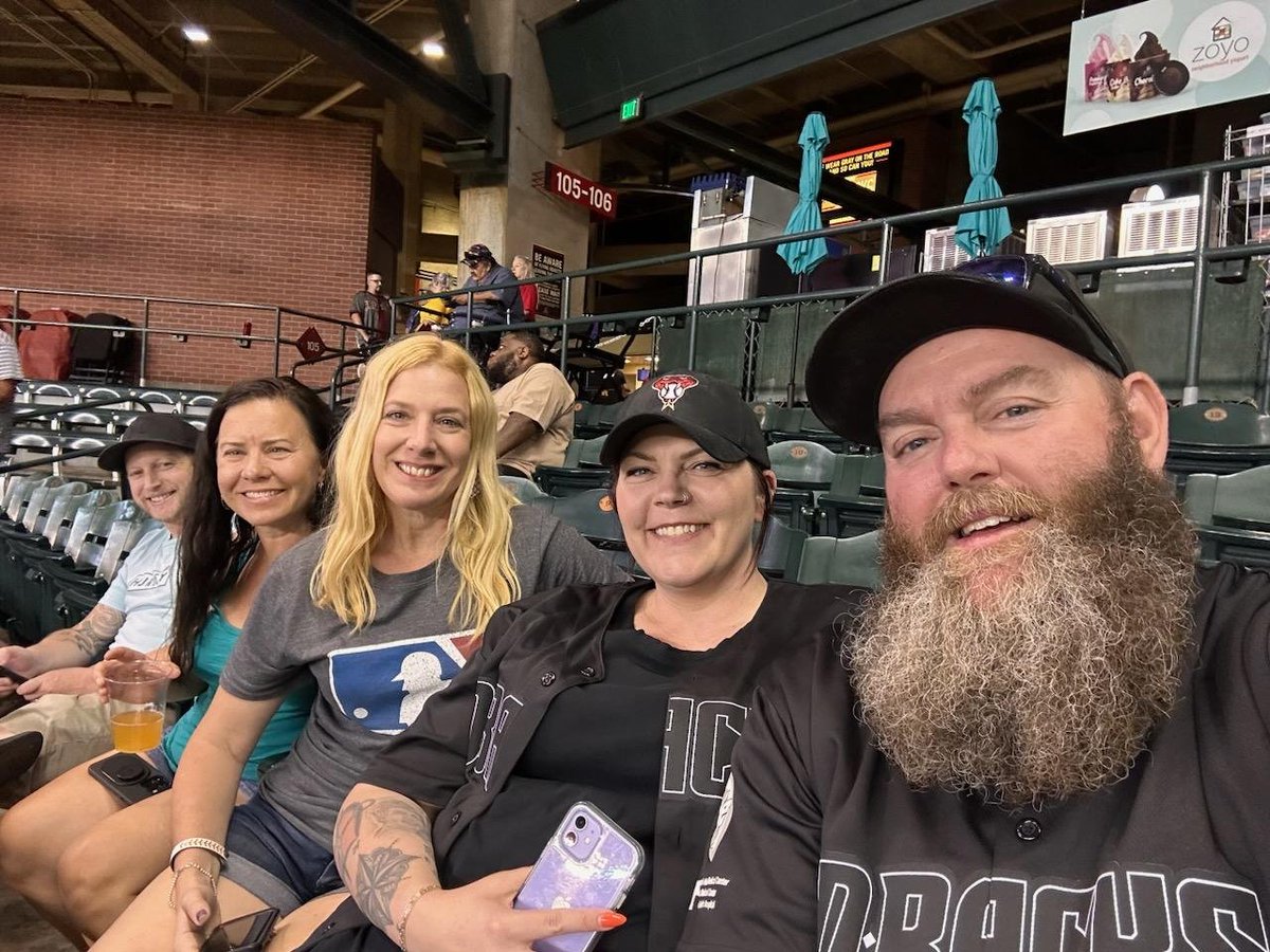 InTheZone2121's tweet photo. Angels fans from Cali rooting for the Dbacks to stay ahead of the Dodgers! #Whatafan #Dbacks https://t.co/fJi3vQu3GB