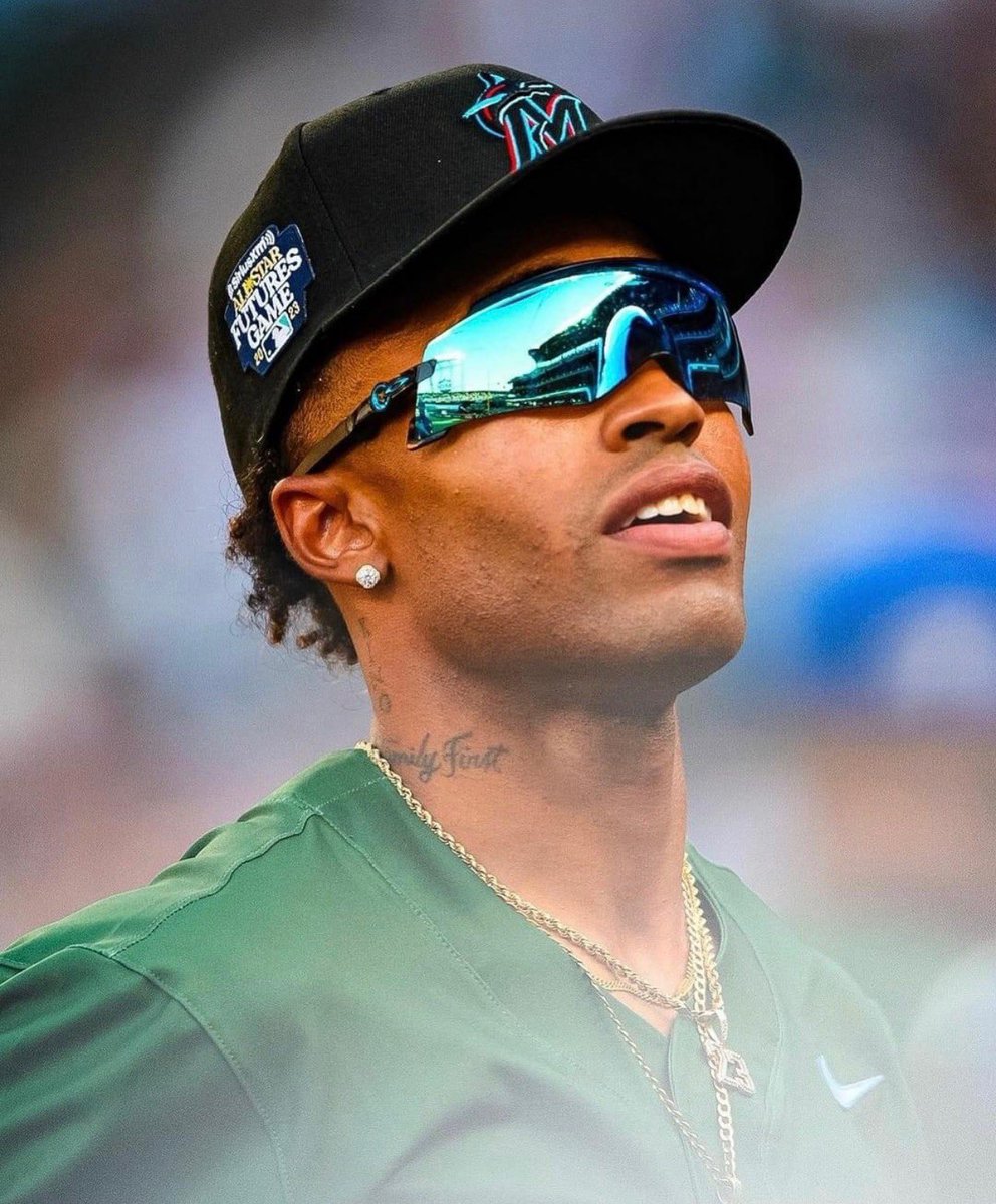 Diamonds_Nas23's tweet photo. Beyond grateful for the opportunity to play in the futures game this year, and also being given the M.V.P award🙏🏽❤️ https://t.co/Ysk1XgZZfd