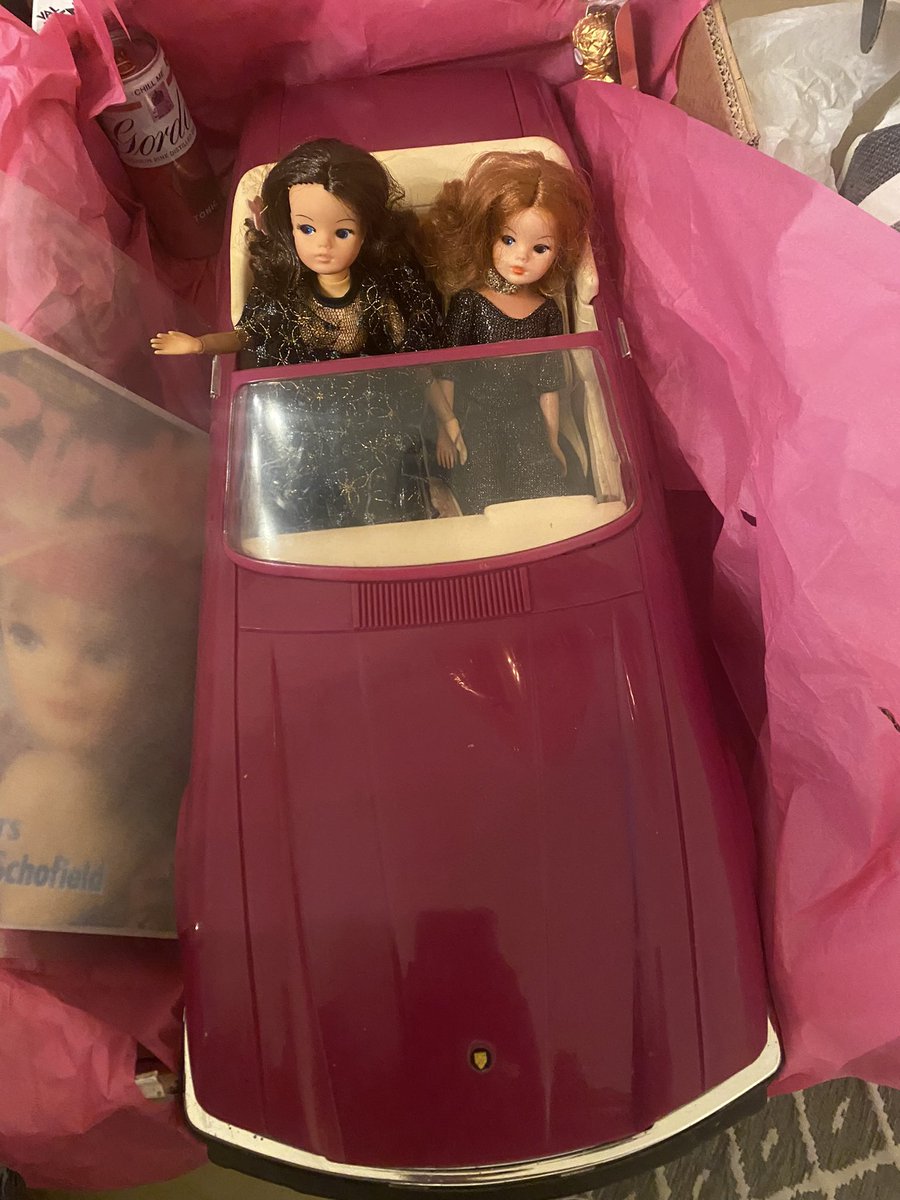 CrumbleMJ's tweet photo. So glad #sindy is trending. I’m a little obsessed… https://t.co/30Z7S3z0xJ