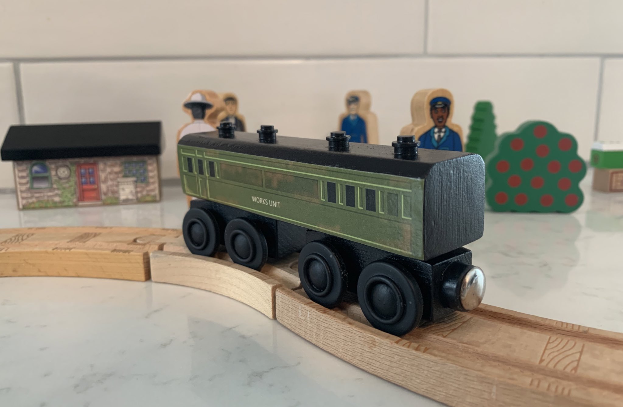 Geoh’s Dioramas on Twitter: