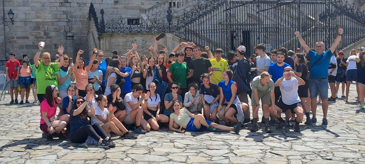 PeregrinusSJ's tweet photo. Hemos tenido un finde con las llegadas de los grupos de Zaragoza, el grupo Bidea de Lérida, y las parroquias de Las Rosas, Santa Marta de Tormes y Beato Florentino 
¡Qué ilusión ser testigos de vuestras llegadas! https://t.co/P8YuPMH1jj