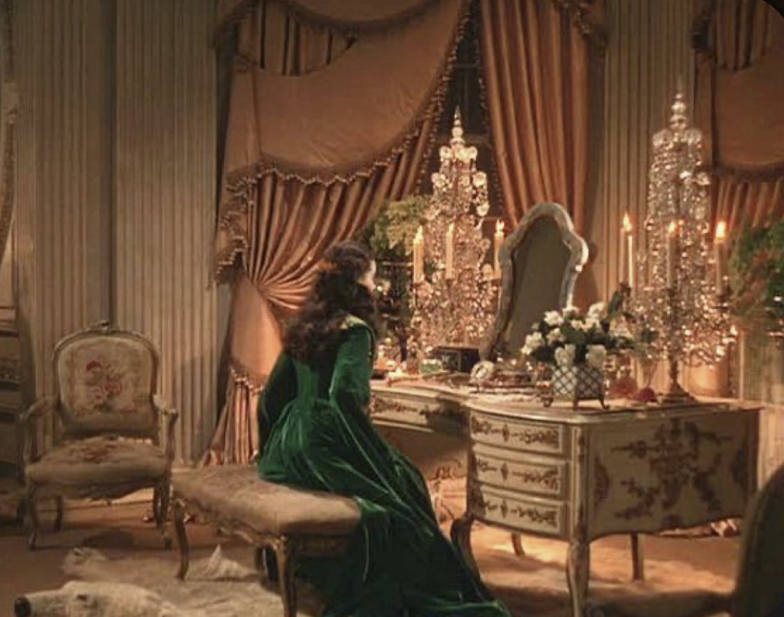 AudnyApeiron's tweet photo. We should all be wearing ridiculous, feminine, voluminous, robes at home, in silk, velvet, feathers and fur https://t.co/EoljLQcsM7