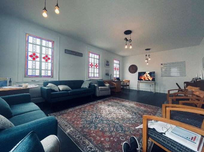 fellowshiporg's tweet photo. Welcome to Willow House's Meditation Room. It's an inspired space where our fellows can clear their minds, reduce stress and get centered for the day. #meditatedaily #paramhansayogananda #consciousness #awareness #fellowshiphouses https://t.co/7Lf67kzuXV