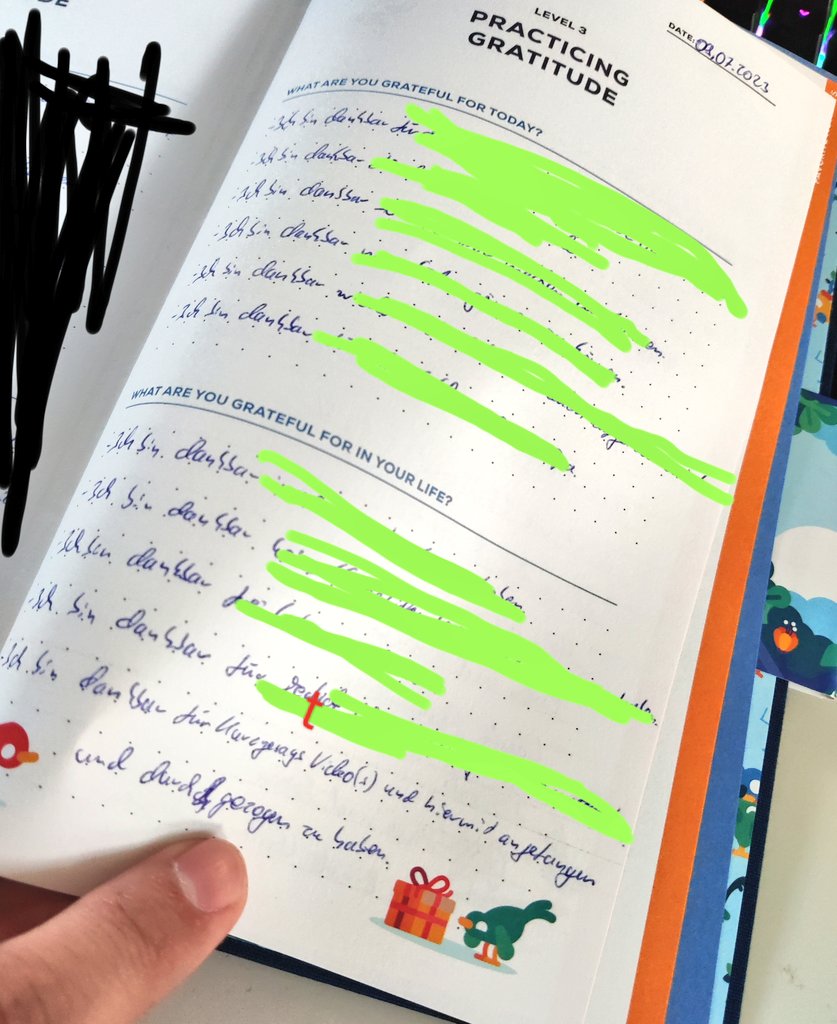 DarkestMango20's tweet photo. @Kurz_Gesagt Alle Seiten sind voll. Danke für das Video, welches der Auslöser war. Kann ich jedem weiterempfehlen auch zu versuchen. Natürlich kein Wunderheilmittel aber kann doch sehr helfen, das Leben mehr wahrzunehmen 👌🏼
#gratitude #gratitude_jornal https://t.co/ajQcArxEXQ