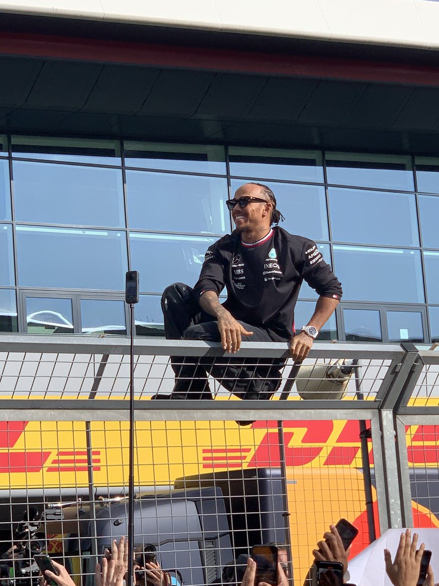 Derrick M. tweet media