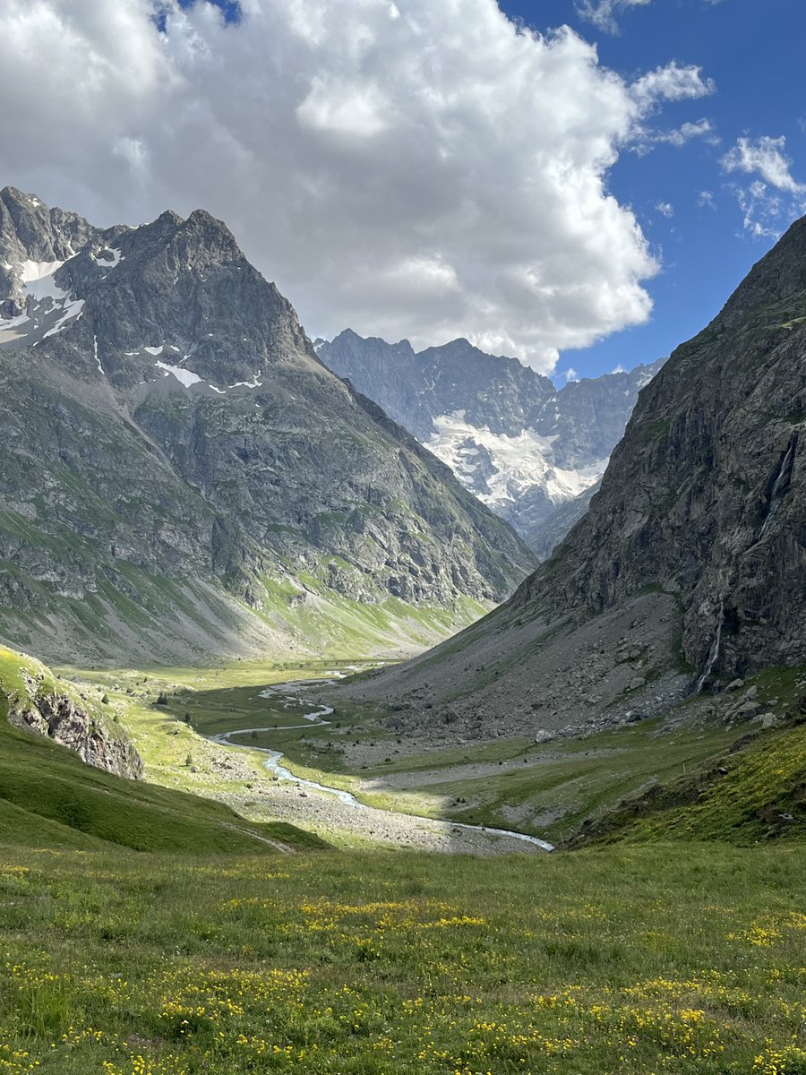 Le Ladakh ? Non, le Parc National des Écrins. La France est magnifique, son cadre de vie exceptionnel peut être préservé. Nous pouvons tous y contribuer ⁦<a href="/fond_patrimoine/">Fondation du patrimoine</a>⁩ #patrimoine naturel