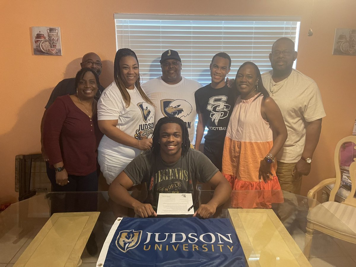 marlonhooksjr's tweet image. Now it’s official thank you @JudsonUfootball @QDemps for the opportunity can’t wait to work