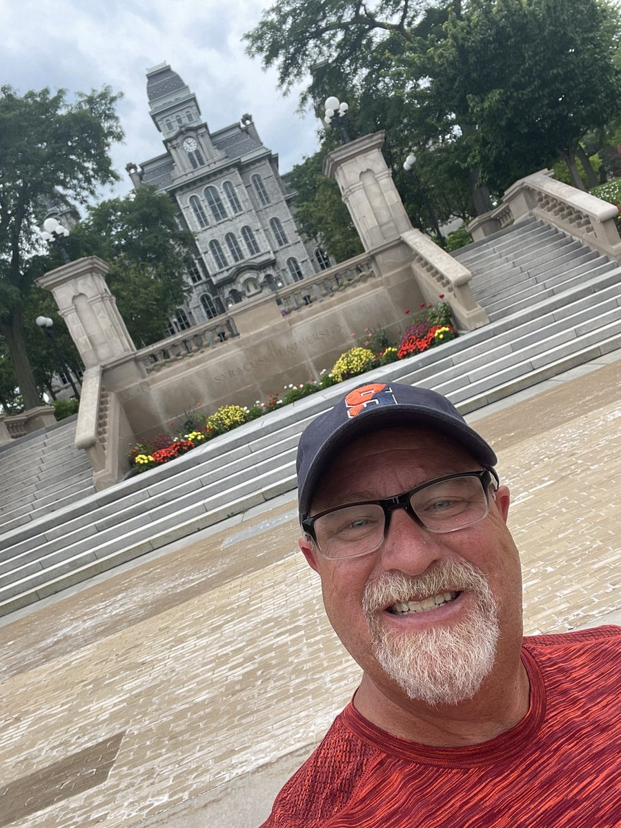 nick_gnau's tweet image. @AshleeGnau future home🍊 absolutely beautiful 🧡💙 #CuseVB