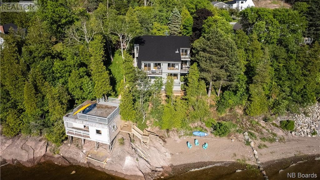 Dream Home: An 'airy riverside retreat' tj.news/telegraph-jour…