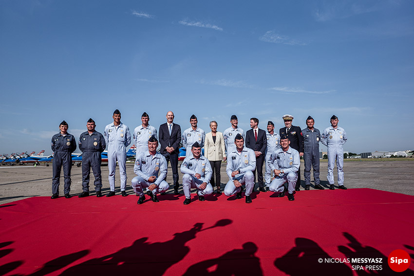 nicographie's tweet image. «Tanguy, Laverdure et Borne.» La PHOTO du Jour du 23 juin 2023 #LaPhotoDuJour #JournalPhoto messyasz.fr/FDJ/32445 
@Elisabeth_Borne @parisairshow @PAFofficiel @GifasOfficiel @RolandLescure @CBeaune
