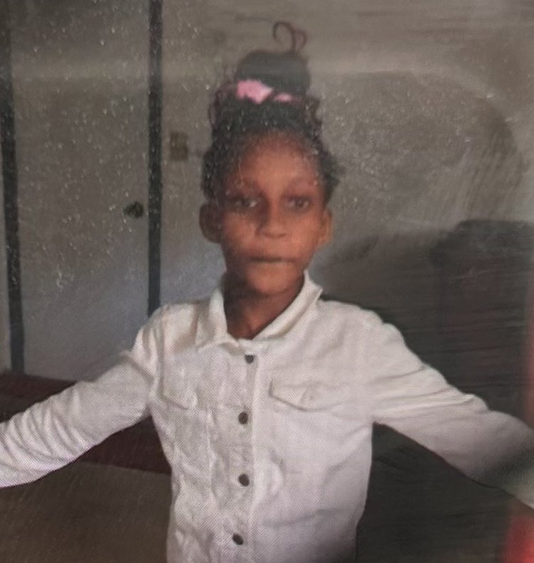 LowellPD's tweet photo. MISSING JUVENILE: Anna, 7, blk female, 4’7”, 70 lbs., last seen wearing blk shorts, white vest, purple hair tie. Last seen E. Merrimack St. area, Belvidere section of Lowell. Anyone with information regarding whereabouts of Anna please call 911 or 978-937-3200. Thank you.

LPD5 https://t.co/3odcXAh3Hq