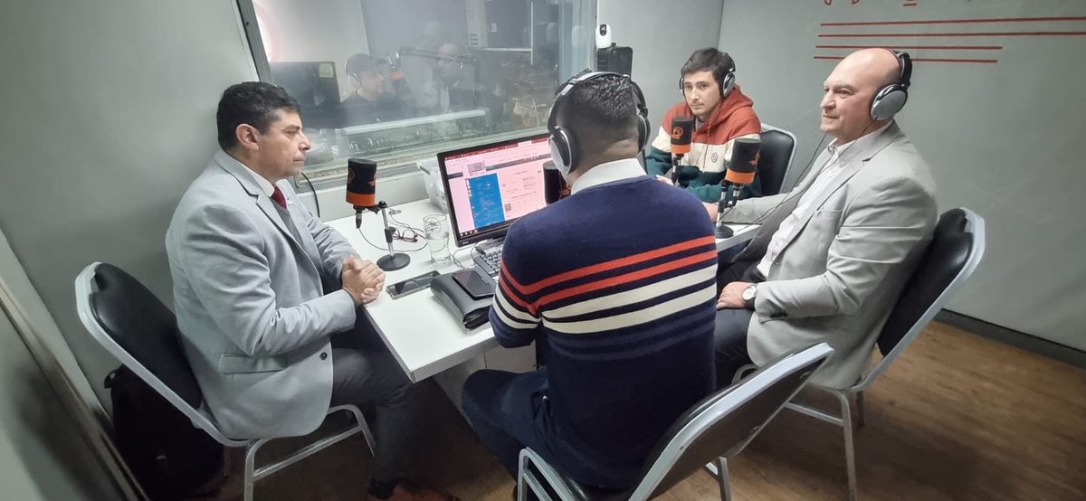 GerardoJGrosso's tweet photo. Muy buenas propuestas para los vecinos de la ciudad de Córdoba, del Dr. Cesar Orgaz, candidato a Intendente por Encuentro Vecinal Córdoba. 
Ideas claras para mejorar el transporte, el tema de los residuos, el agua, las cloacas y la seguridad barrial!
#CesarOrgazIntendente
#Fila8 https://t.co/gIKcFYJ6mZ