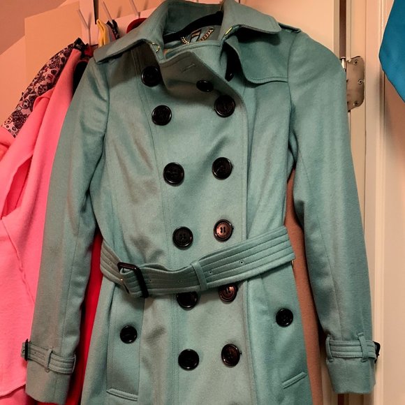 MichelleOhHello's tweet image. So good I had to share! Check out all the items I'm loving on @Poshmarkapp from @ocposh30 #poshmark #fashion #style #shopmycloset #burberry: posh.mk/sqHm99CNiBb