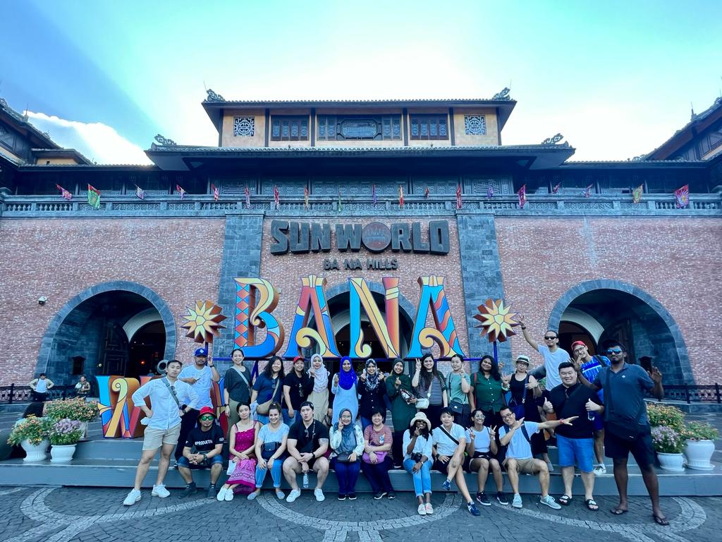 mahwengkwai's tweet photo. Teamwork makes the dream work! Our firm trip to Danang was an excellent opportunity to strengthen bonds and create unforgettable experiences.
#MWKA #FirmTrip #TeamBonding #WorkHardPlayHard #ThrowBack https://t.co/76D1n9dqbj