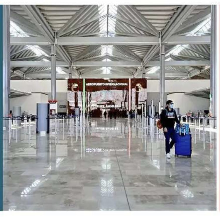 DonVocero's tweet photo. La cuatroté ha inaugurado
Una refinería que no refina
Un aeropuerto sin vuelos
Y ahora un tren que no avanza
Todo es una maldita simulación. https://t.co/mBOmCwU6gr