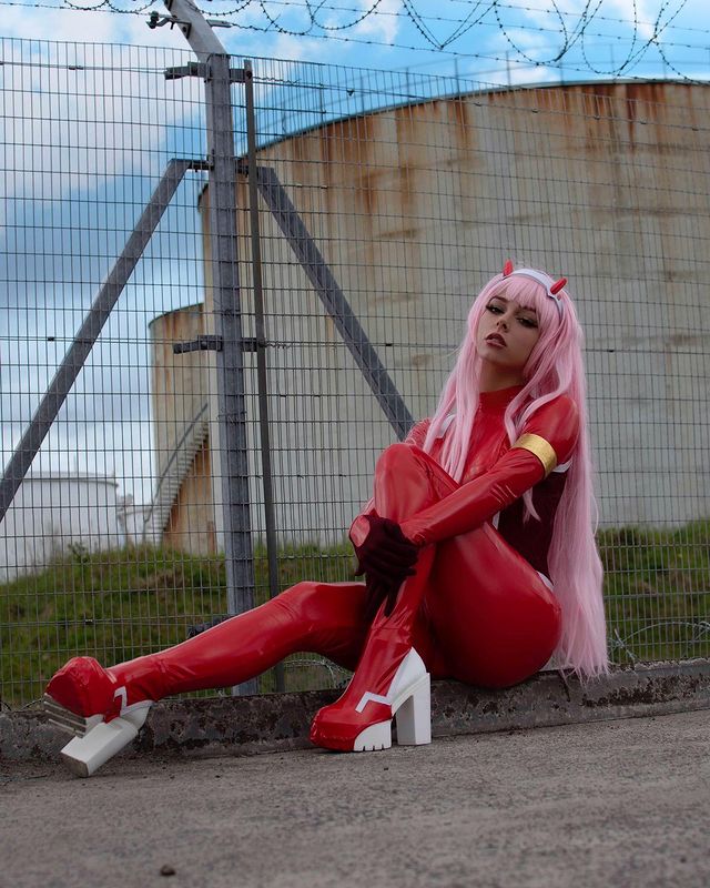 "I like the look in your eyes. it makes my heart race" 💖

#cosplay #cosplayergirl #egirl #DarlinginthefranXX #onlyfans #onlyfansbabe #ZeroTwo #zerotwocosplay