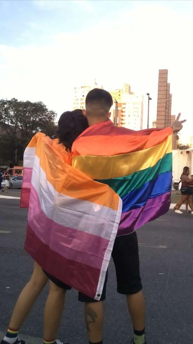 Ximiira's tweet photo. Para a minha possível última postagem nessa rede social, uma frase:

Caralho, finalmente tô me sentindo livre de verdade! 

#paradabh #Pride2023 https://t.co/f3JlJEUbnN