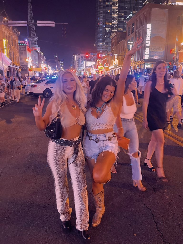 kynadeefaith12's tweet photo. same time next week Nashville? https://t.co/13pz6F47bp