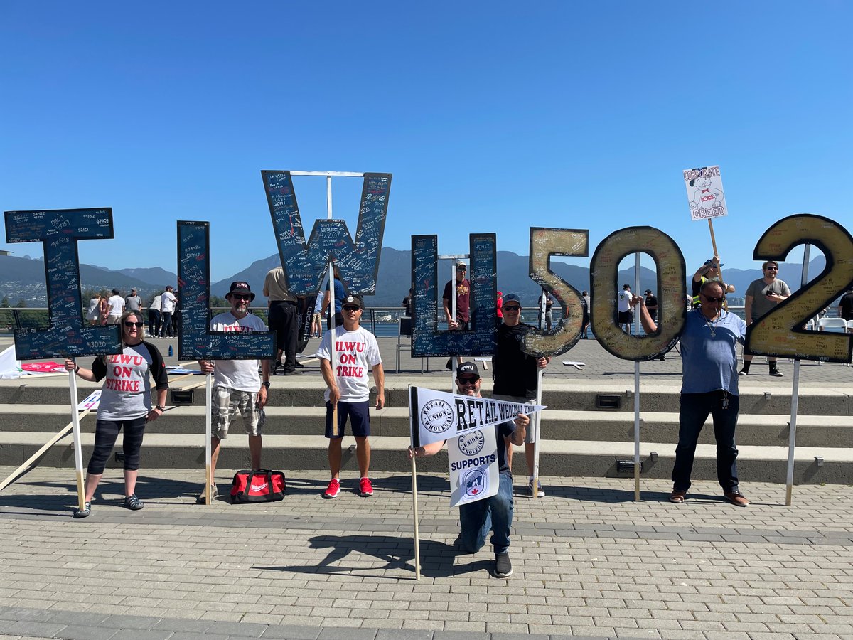 RWU_BC's tweet photo. What an amazing show of solidarity today! The BCMEA need to know, when you take on one of us, you take on all of us and we always last #onedaylonger ! We are all with you @ILWUCanada. #aninjurytooneisaninjurytoall https://t.co/1wCoUEvCjC