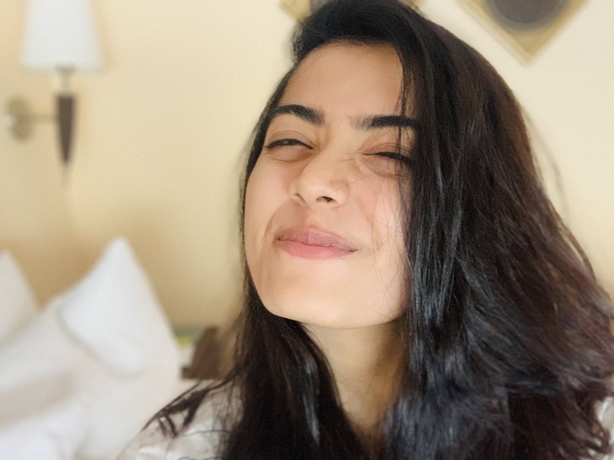 RashmikaLife's tweet photo. Good morning my Strongest N Cutest QUEEN 👸 💓 
I lovee you ....always🫶 N no matter what always there there to Support You! We love you as You!💘
@iamRashmika 
#RashmikaMandanna #Rashmika https://t.co/HWgdJBHb2O
