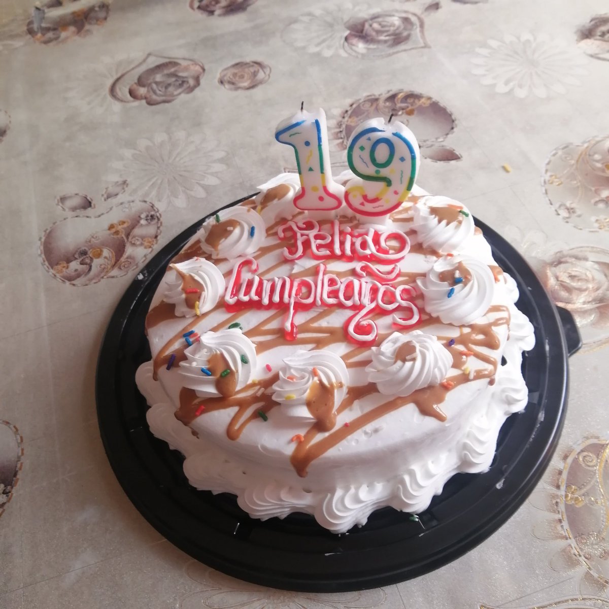 Cumplí años hace 2 días, y hoy llegando a la casa de mis suegros me tenían esto de sorpresa🥺❤️ (ni siquiera mi novio sabía) entienden el sentimiento???😭