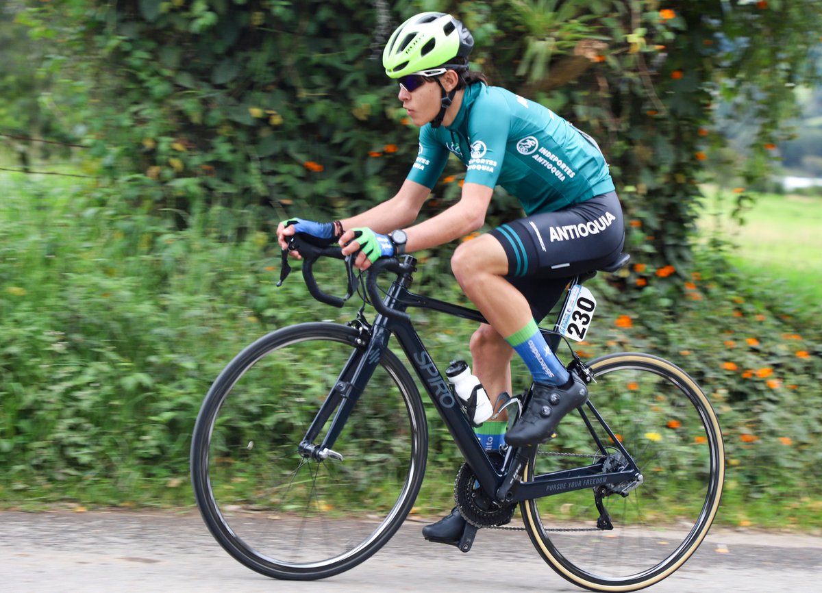 paisadeportes's tweet photo. Ciclista Antioqueño Jerónimo Calderón , se proclamó Subcampeón Nacional Prejuvenil de contrarreloj ! 🇳🇬🥈🚴 https://t.co/NtJzJv3eVD