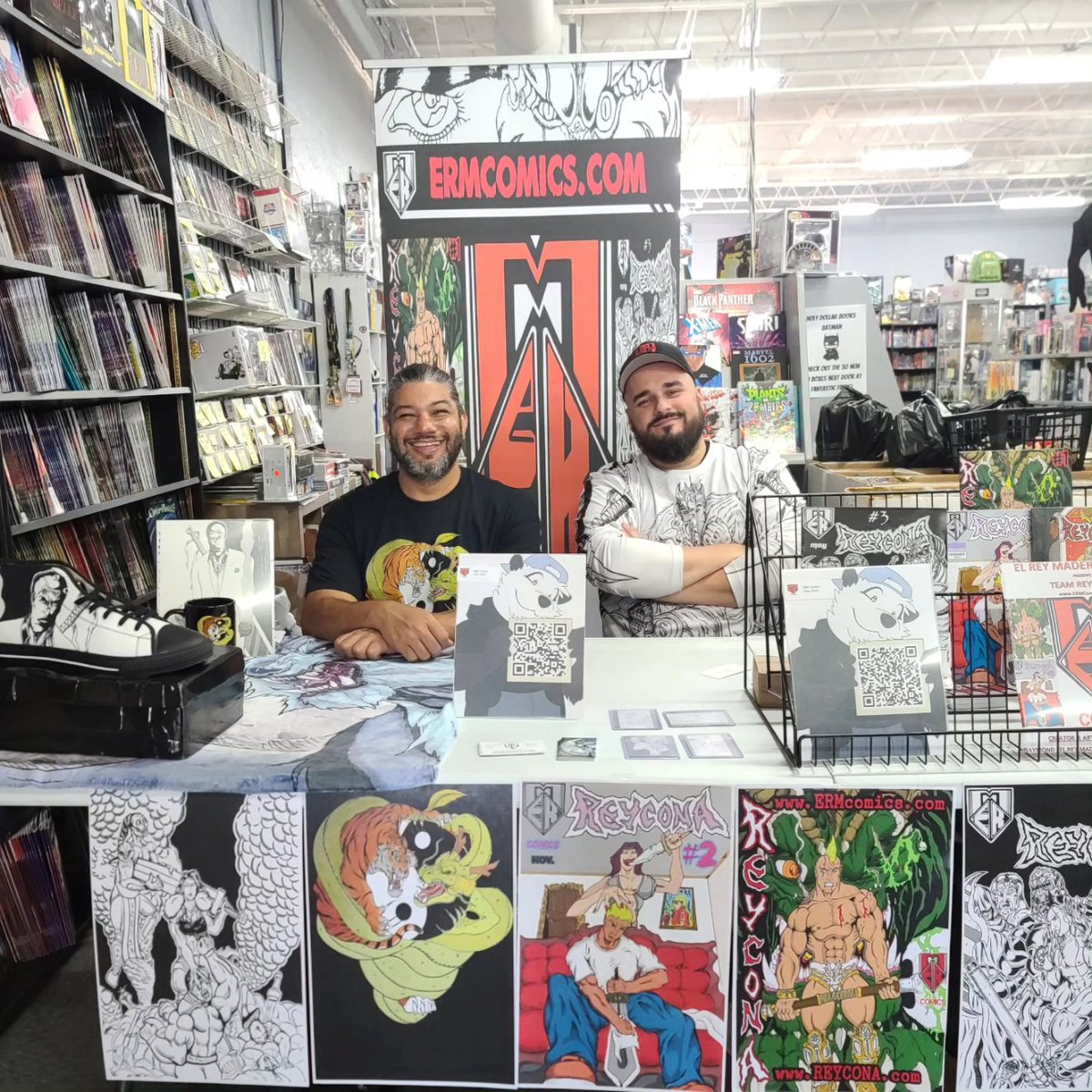 ElReyMadera's tweet photo. Thank you once again for your generous hospitality Melbourne! #ermcomics #fffcomics #reycona #indiecomics #newcomics #comicsevent https://t.co/fQdBXGdb9U