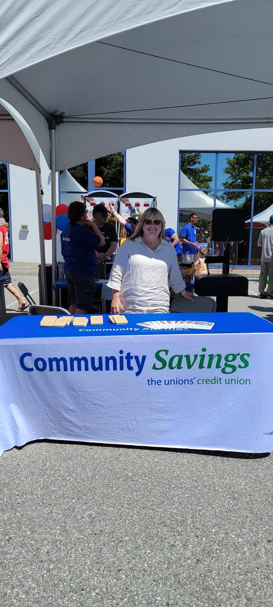 lisa_langan's tweet photo. Great day @IBEW213  family BBQ.  Thanks for having us @ComSavings! https://t.co/D7GYZ31bv1