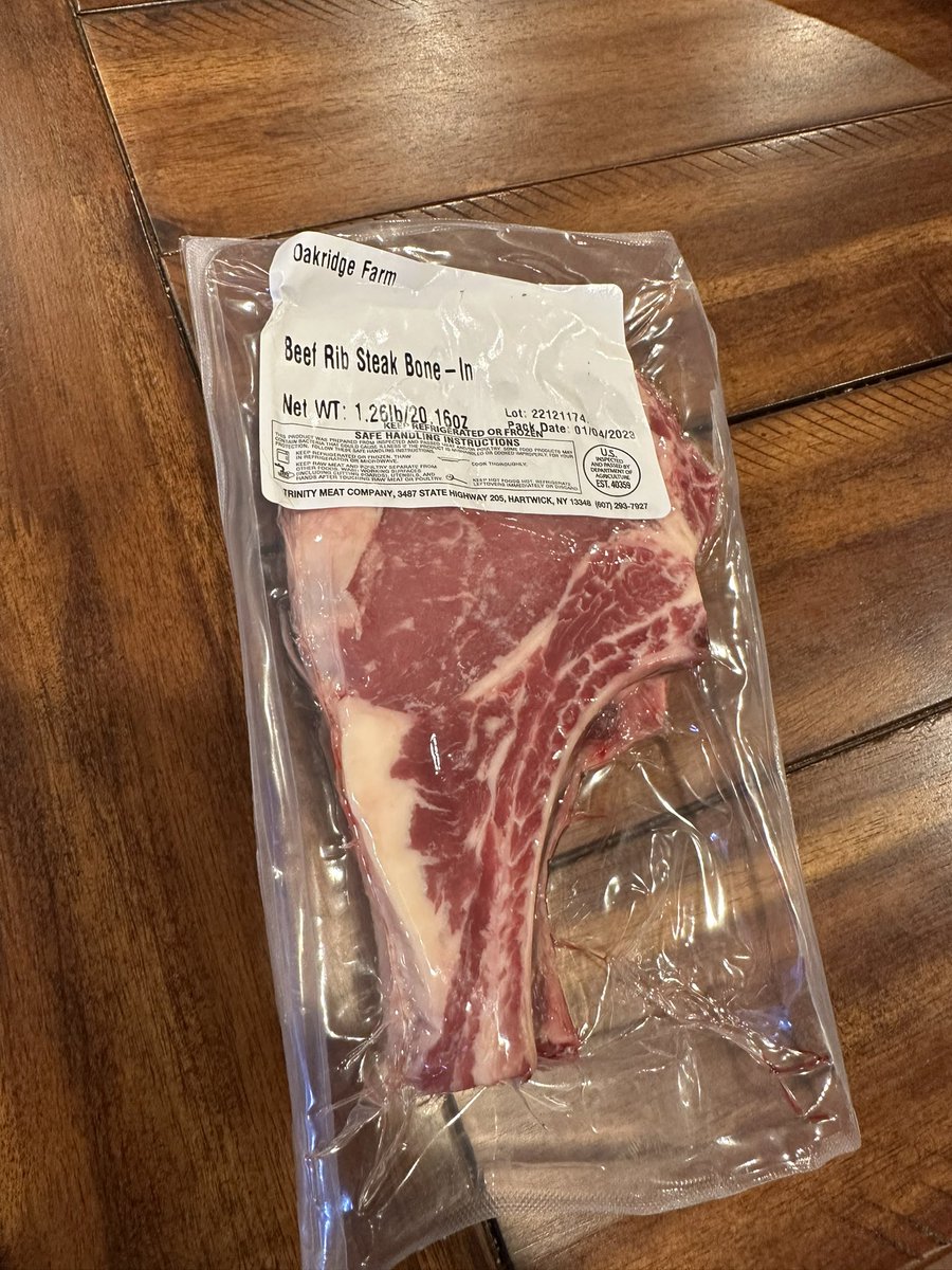 OakRidgeBeef's tweet photo. Special shout out to @beefinitiative for two phone calls last week in upstate NewYork ! 

The Movement has hit the East Coast ! 

#regenerativefarming
#noantibiotics
#nosteriods
#grassfedcornfinished
#buyfarmgrown
#farmraisedbeef https://t.co/0xJktQTzzV