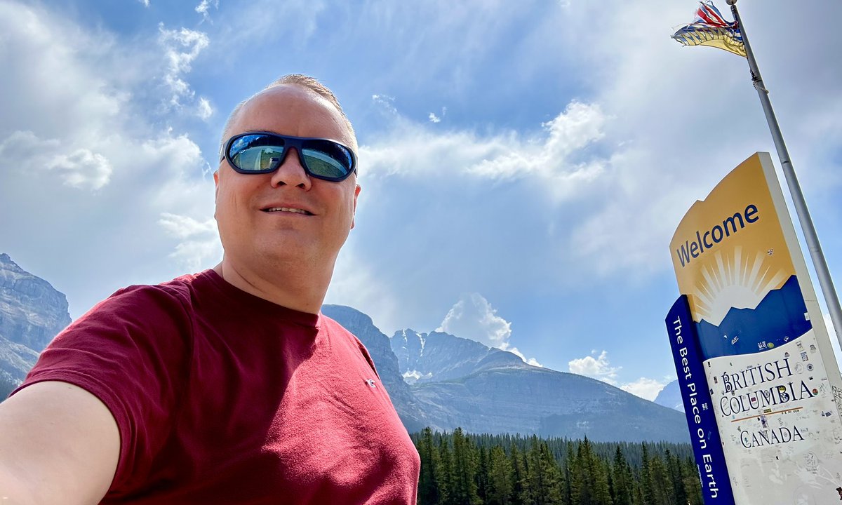 Back in beautiful #BritishColumbia -
Some nice convection popping up behind me and along the #ContinentalDivide - 3:20p MT/2:20p PT

#ShareYourWeather #BCwx #BCstorm #ABwx #ABstorm #chasecation2023