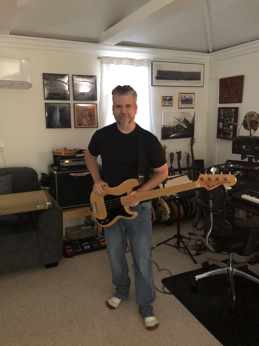 postlogica's tweet image. Breaking in a “new” 1970’s #fender #fretless #Pbass
