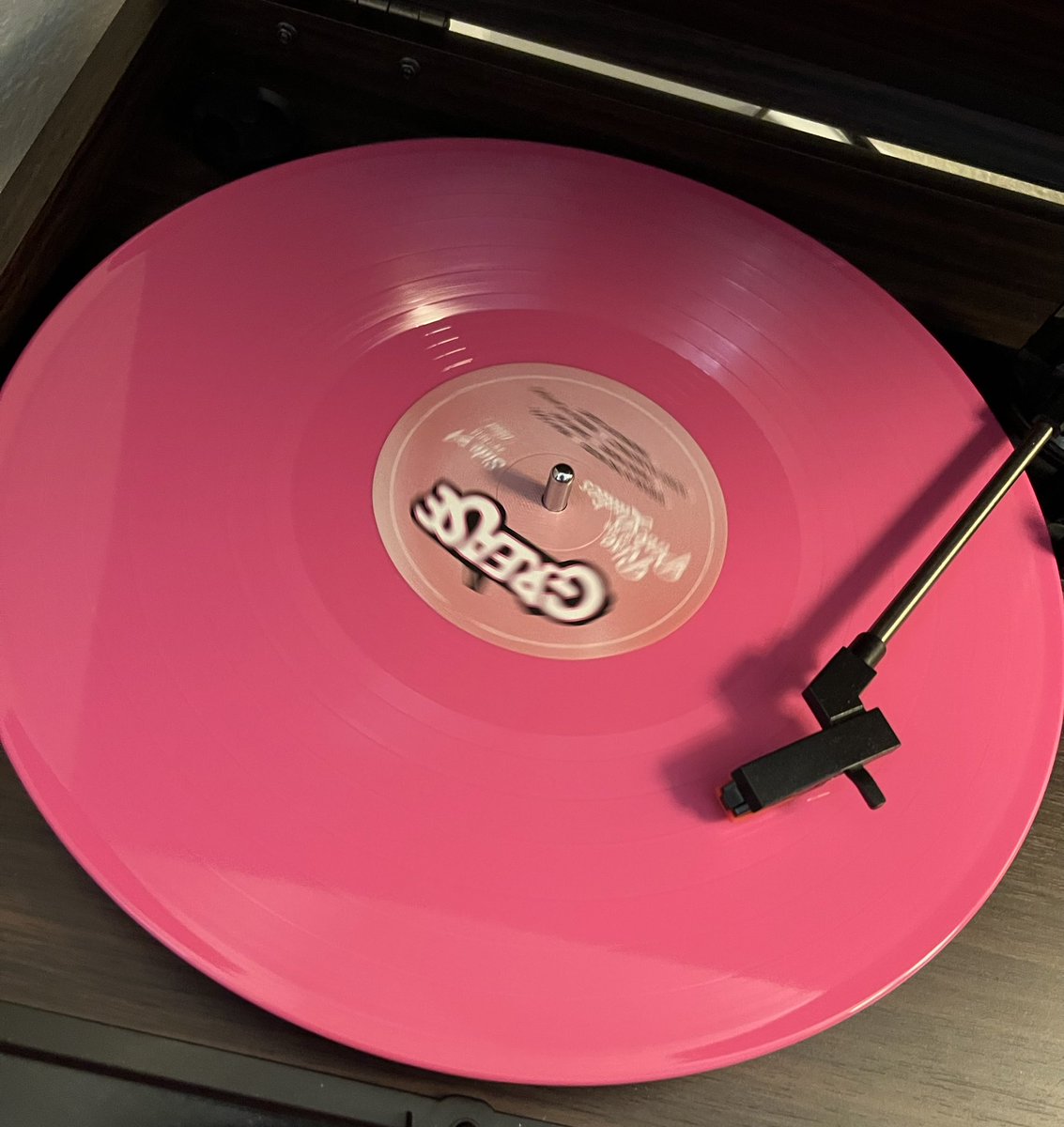listening to my vinyl today !!!!!!! 🩷 
#SaveRiseOfThePinkLadies <a href="/saveourpinks/">SaveRiseOfThePinkLadies</a>