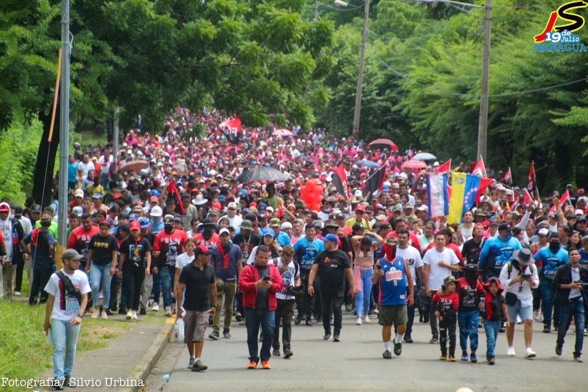 JS19JManagua's tweet photo. Con espíritu revolucionario capitalinos se reunieron para participar de la gigantesca caminata para rendir homenaje a los héroes y mártires en celebración al 44/19
#JsManagua 🔴⚫️ https://t.co/KPlidkqDfy