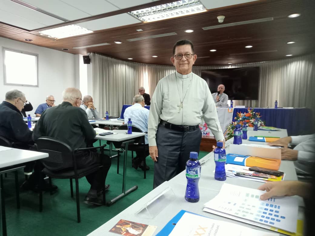 DiocesisSFApure's tweet photo. Nuestro Obispo, Mons. Alfredo Torres presente en la 120° Reunión Ordinaria de la Conferencia Episcopal Venezolana, en desarrollo desde el 07 al 12 de Julio. Le acompañamos con nuestra #oracion
#infodiocesis #9Julio https://t.co/pzOkrCvlk0