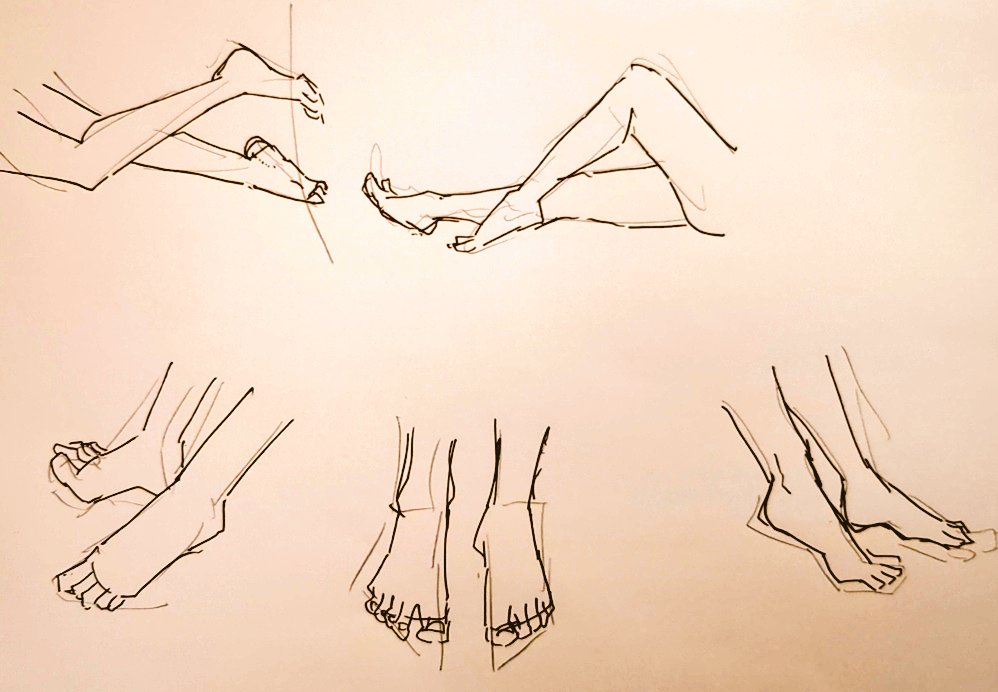 #1日1模写 Ⅲ　195/365
今日は足、人物、マンホールでした✨
働くお姉さん良き…💕🥳🥰🎉
#さとまこクロッキー　#無煙マッチ https://t.co/dYaj00xQya