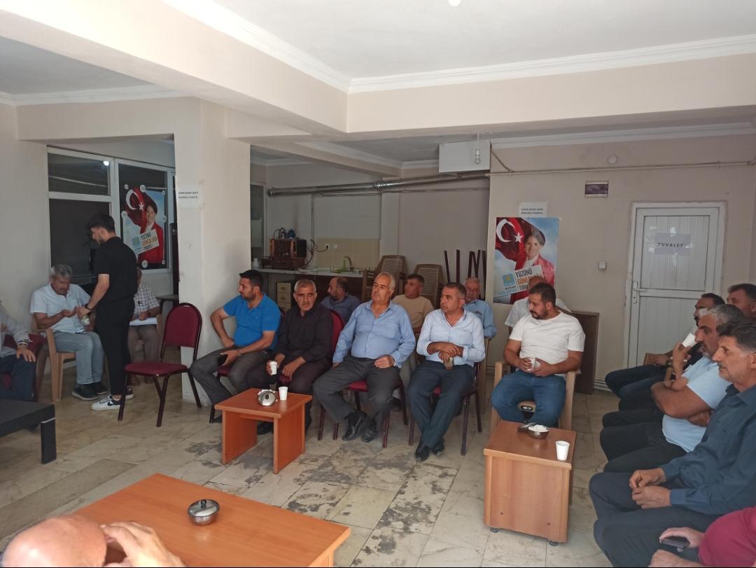 Bugün İYİ Parti Bitlis teşkilatı olarak aylık istişare ve değerlendirme toplantımızı gerçekleştirdik. Çok faydalı istişarelerde bulunduk ve faydalı kararlar aldık. 
Anayasal haklarımız olan muhalafet görevimizi ve milletimize hayırlı hizmetler yapmak için mücadeleye edeceğiz.