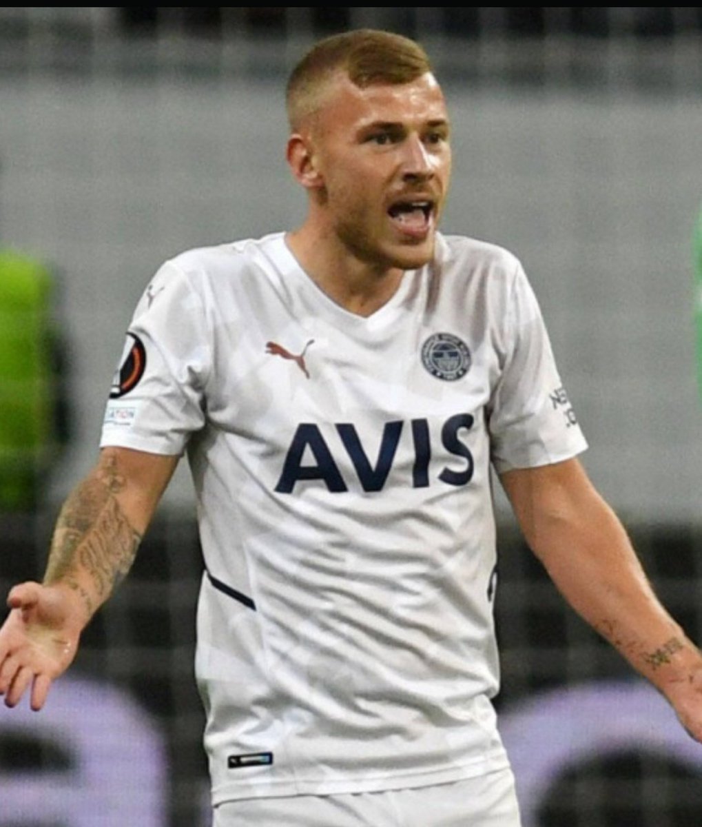 Justin_0102_'s tweet photo. Max Meyer wird bei S04 gehandelt 
#rammel 23 https://t.co/Vf0GfnUwc9